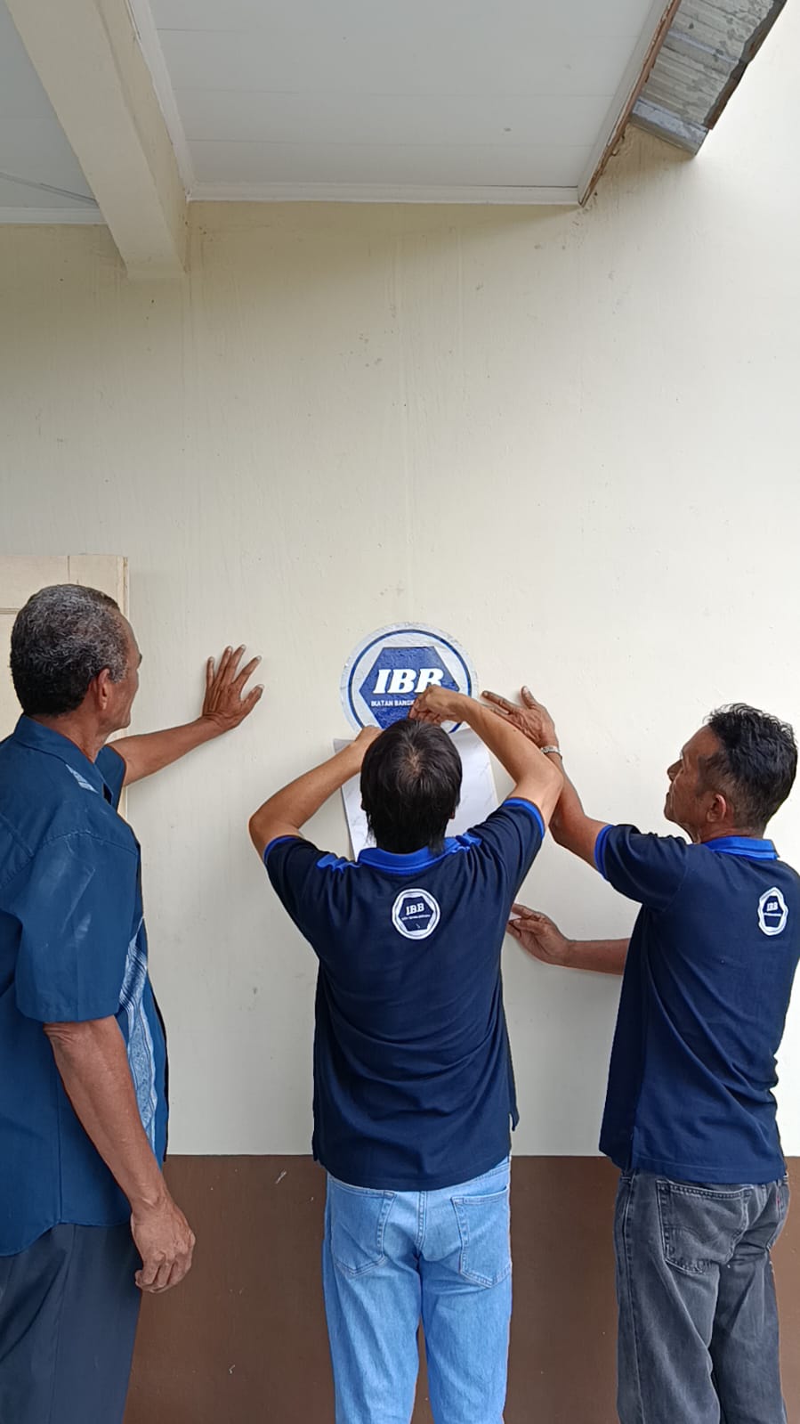 SERAH TERIMA BANTUAN UNTUK RUMAH IBADAH KATOLIK