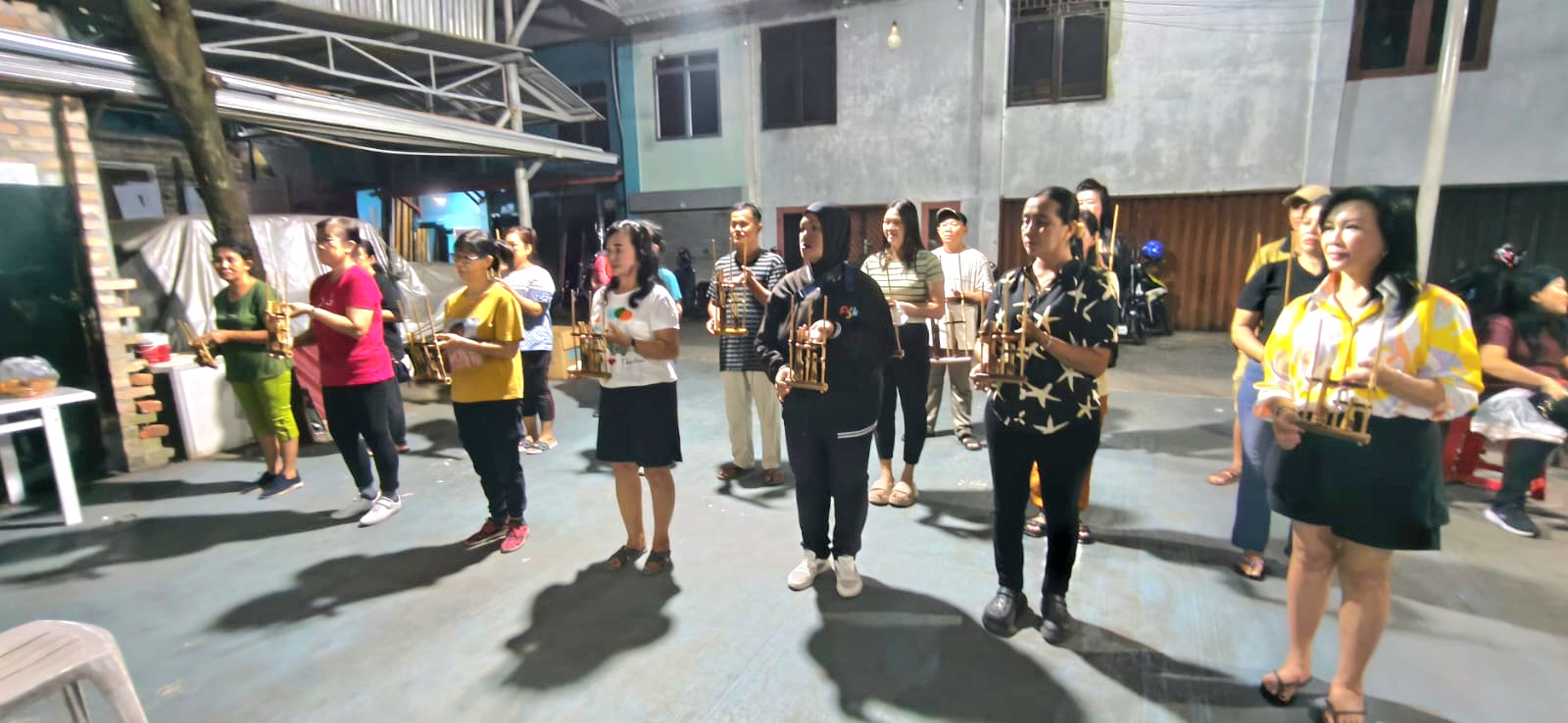 Semangat Kemerdekaan Menggema Lewat Latihan Line Dance dan Angklung