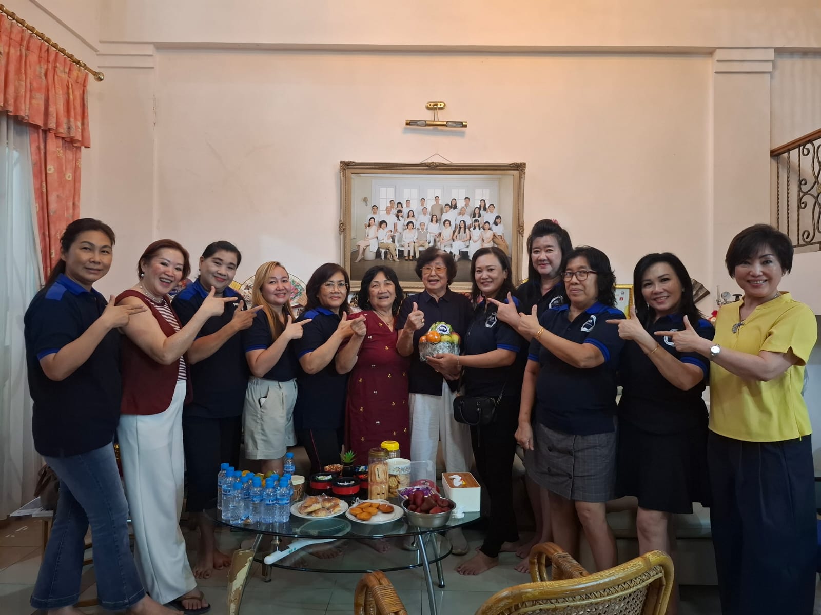 KUNJUNGAN IBB KEPADA OMA EFI WIJAYA